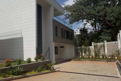 6 Bed Villa with En Suite in Kitisuru