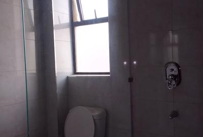 2 Bed Apartment with En Suite in Westlands Area - 4