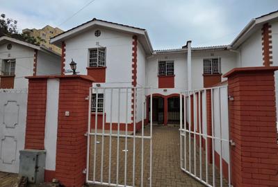 4 Bed Townhouse with En Suite in Lavington - 2
