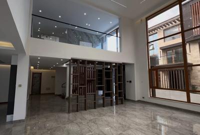 6 Bed Townhouse with En Suite in Lavington - 4