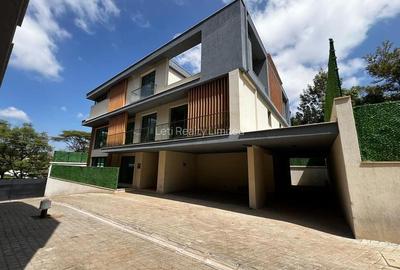 5 Bed Townhouse with En Suite in Lavington