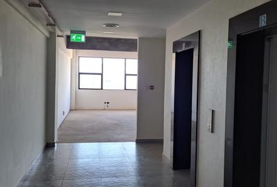 526.48 ft² Office with Lift in Ruaraka