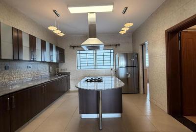 3 Bed Apartment with En Suite at Gatundu Road