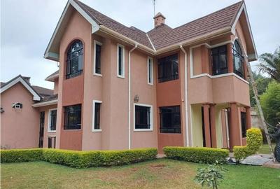 4 Bed Villa with En Suite in Lavington - 2
