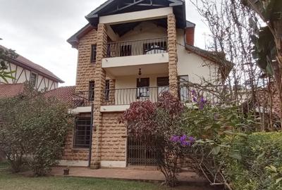 5 Bed Townhouse with En Suite in Lavington - 2