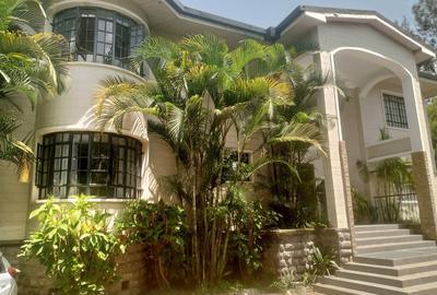 Furnished 2 Bed Apartment with En Suite in Westlands Area