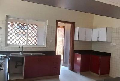 5 Bed House with En Suite at Ndoto Road - 3