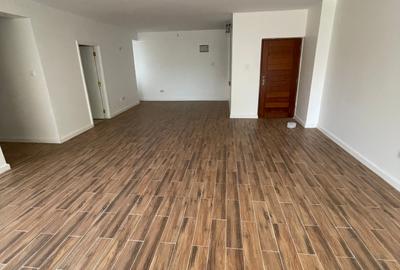 3 Bed Apartment with En Suite in Lavington - 4