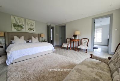 5 Bed Townhouse with Swimming Pool in Kitisuru