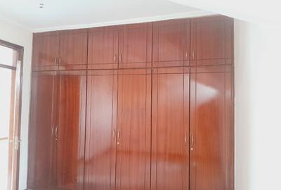 Serviced 3 Bed Apartment with En Suite in Kileleshwa
