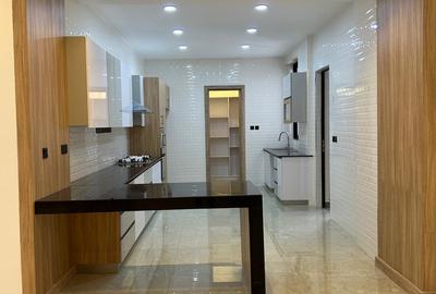 4 Bed Apartment with En Suite in Spring Valley