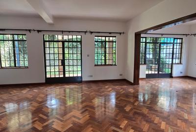5 Bed Townhouse with En Suite at Lavington Green - 3