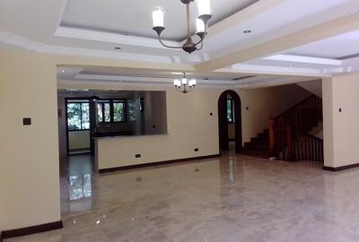 5 Bed Townhouse with En Suite in Lavington