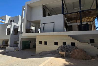 6 Bed Townhouse with En Suite at Lavington Green - 2