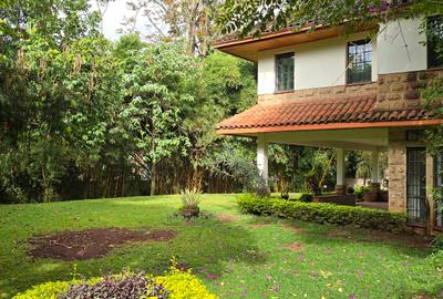 5 Bed House with En Suite at Runda Road