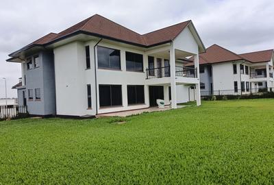 4 Bed Townhouse with En Suite at Paradise Lost