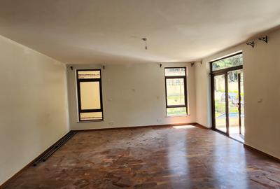 5 Bed Townhouse with En Suite in Lavington