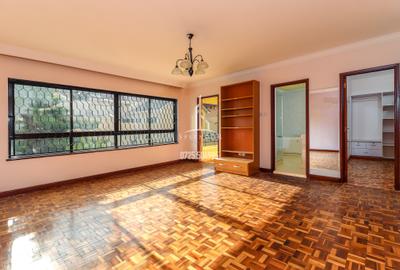 5 Bed Townhouse with En Suite in Lavington