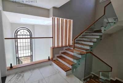 5 Bed Townhouse with En Suite in Loresho - 4