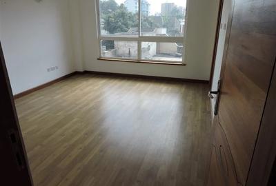 4 Bed Apartment with En Suite in Westlands Area - 2