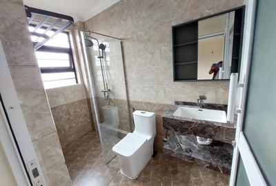 6 Bed House with En Suite at Daykio Bustani - 4