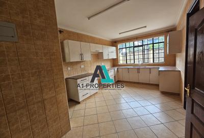 4 Bed Townhouse with En Suite in Lavington - 4