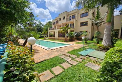 4 Bed House with En Suite in Runda