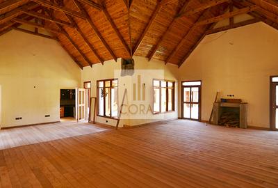 6 Bed House in Ridgeways - 4