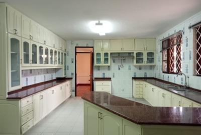 4 Bed House with En Suite in Runda - 4