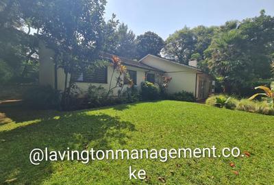 4 Bed House with En Suite at Loresho Crescent - 2