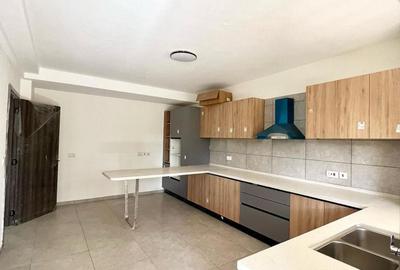 3 Bed Apartment with En Suite in Kileleshwa