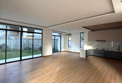 5 Bed Villa with En Suite in Lavington - 3