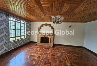 4 Bed House with En Suite in Nyari