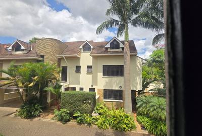 5 Bed Townhouse with En Suite in Lavington