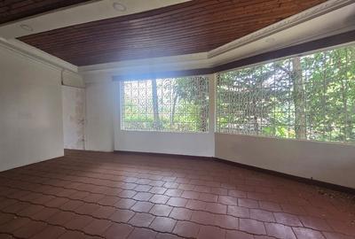 5 Bed House with En Suite in Gigiri