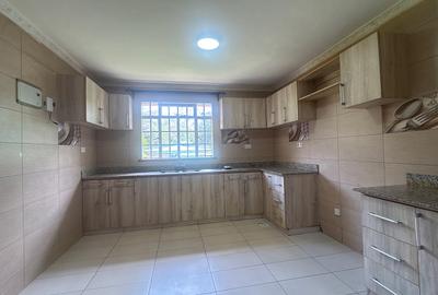 5 Bed House with En Suite at Hardy Area - 2