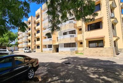 3 Bed Apartment with En Suite at Jamhuri Road