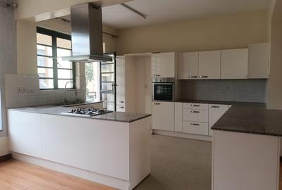 Serviced 3 Bed Apartment with En Suite at Gatundu Rd