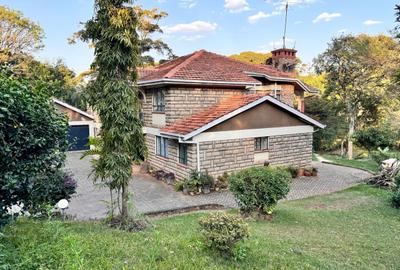 5 Bed House with En Suite in Lavington