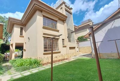 5 Bed Townhouse with En Suite in Lavington