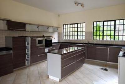 5 Bed Townhouse with En Suite at Lower Kabete Road