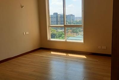 Serviced 3 Bed Apartment with En Suite in Riverside