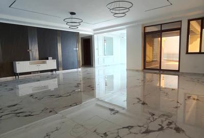 Serviced 5 Bed Apartment with En Suite at 1St Avanue - 4