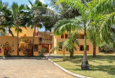 3 Bed Villa with En Suite in Vipingo