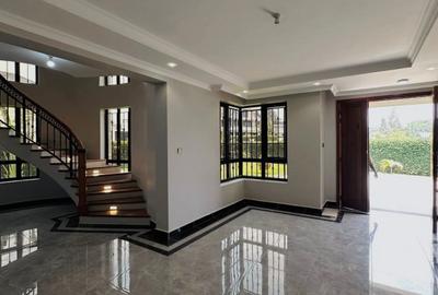 5 Bed Villa with En Suite in Runda - 3