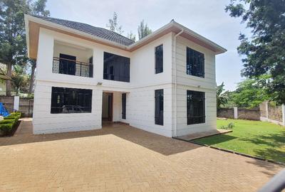 4 Bed House with En Suite at Old Runda - 2
