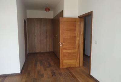 4 Bed Villa with En Suite in Lavington