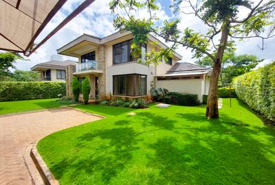 4 Bed Townhouse with Swimming Pool in Ridgeways