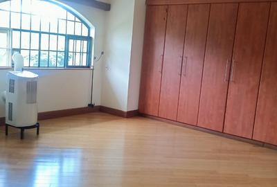 4 Bed Townhouse with En Suite in Nyari