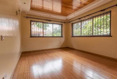 4 Bed Townhouse with En Suite in Runda - 2